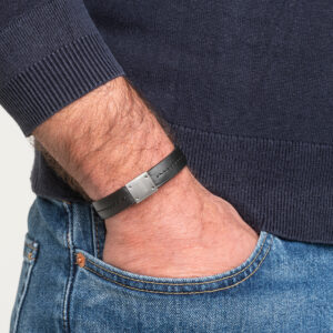 Productfoto armband zwart leer sluitingsslot sierraad accessoire