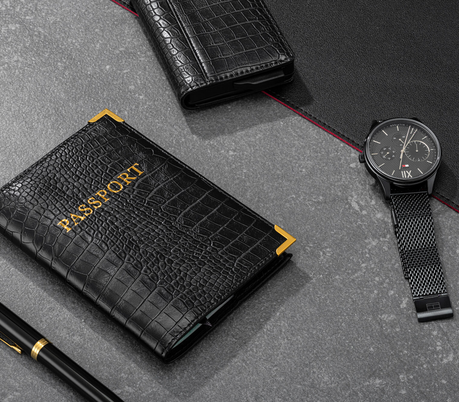 Productfoto pasjeshouder horloge portemonnee merk pen leer heren zwart goud accessoires